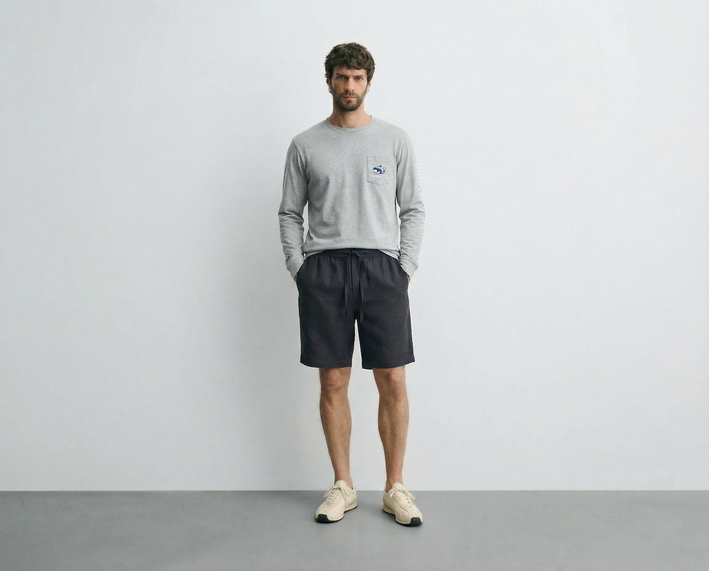 Vineyard Vines- Playera de maga larga Downhill Ski Whale